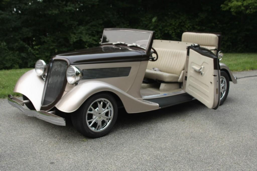 1934 Ford Hot rod Cabriolet Convertible Fiberglass body Rumble seat