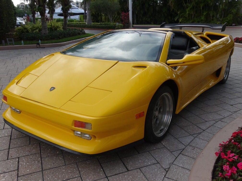 1986 Wide body Lamborghini Diablo Roadstear Replica
