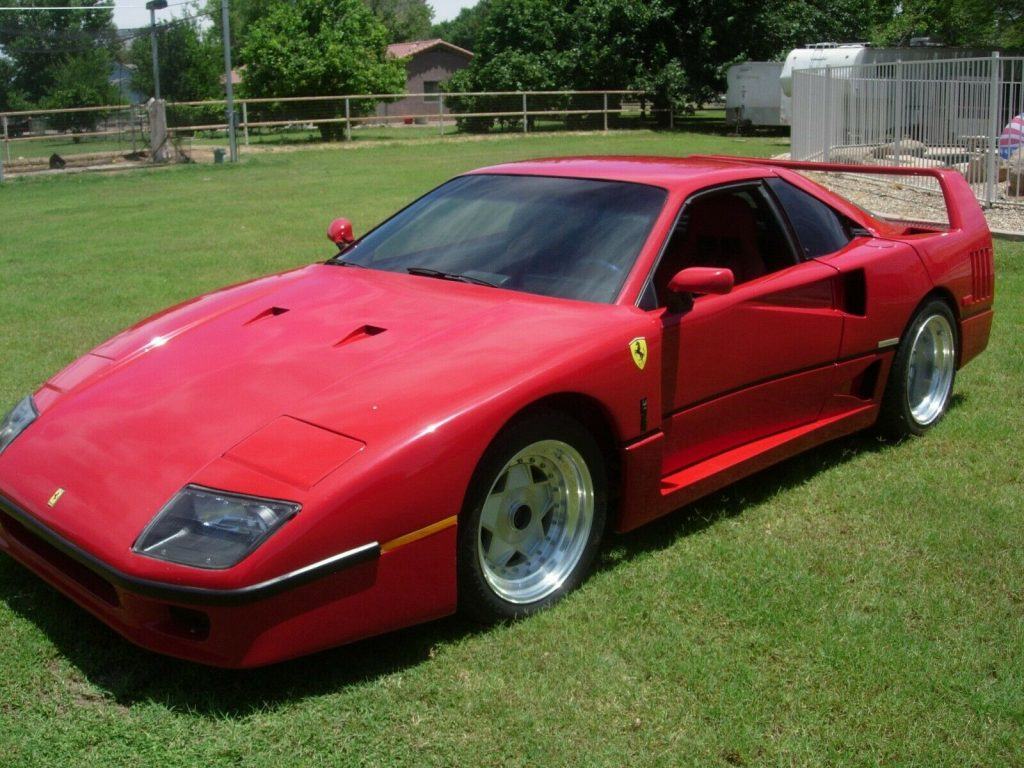 minor flaws 1986 Ferrari F40 Replica