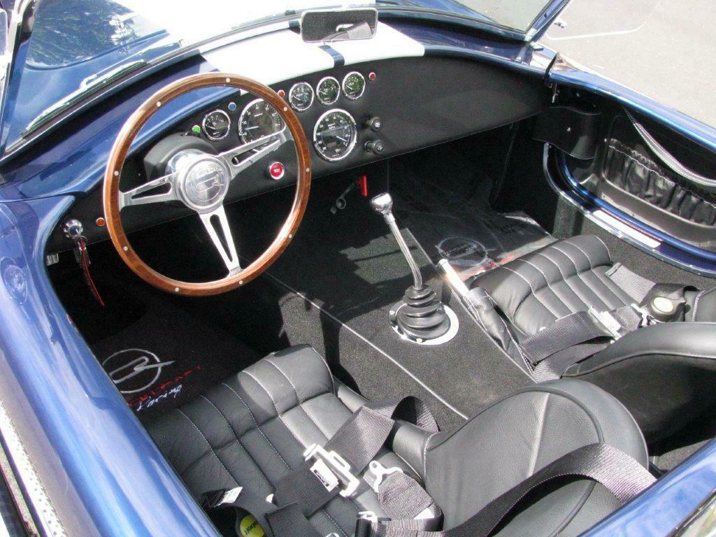 powerful 1965 Shelby replica
