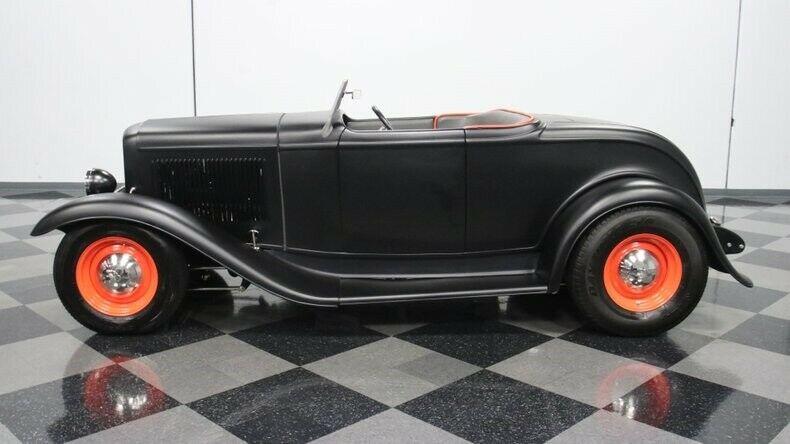 very nice 1932 Ford Roadster Replica