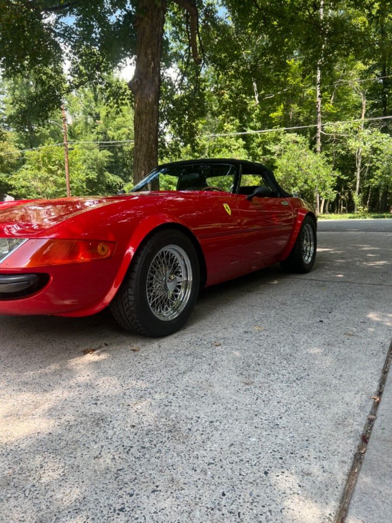 1972 Ferrari 365 GTS/4 Daytona Spyder Mcburnie replica [Corvette chassis]