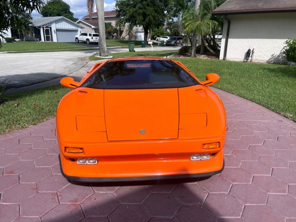 1986 Lamborghini Diablo replica kit car [stretched Fiero]