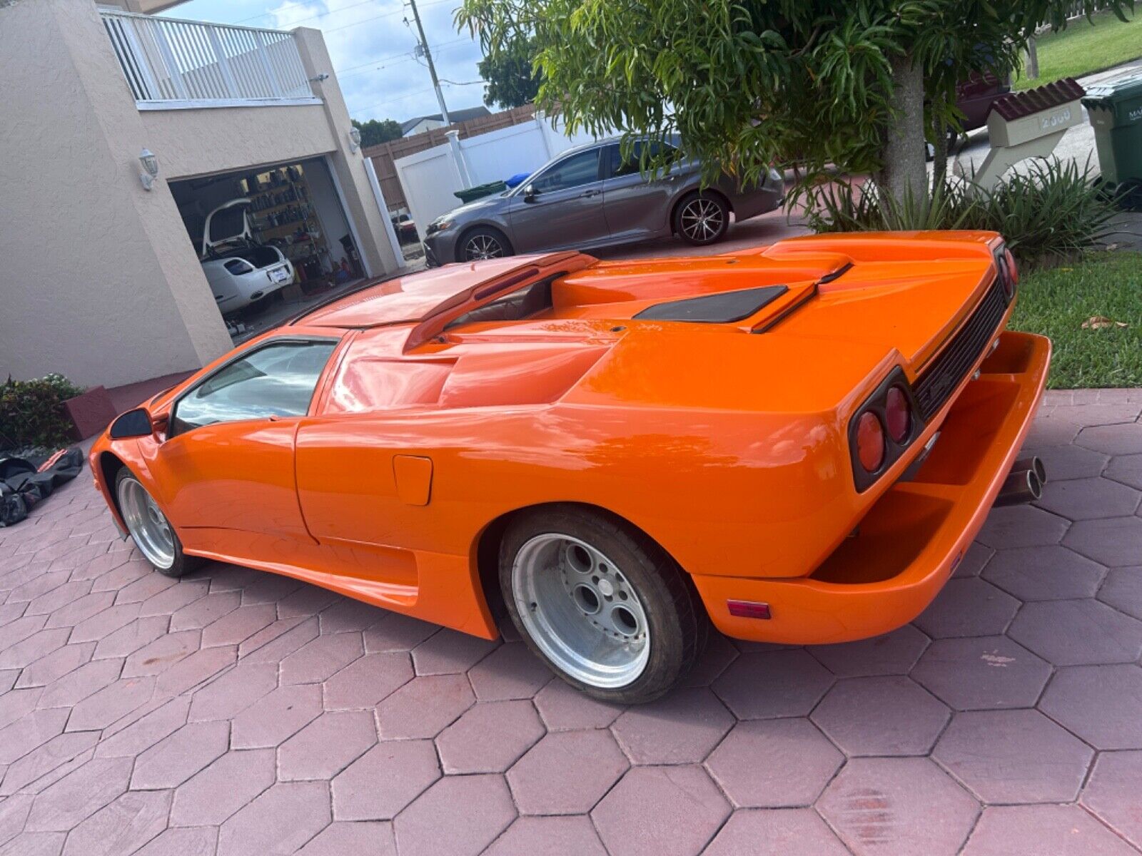 1986 Diablo replica kit car [stretched Fiero] for sale