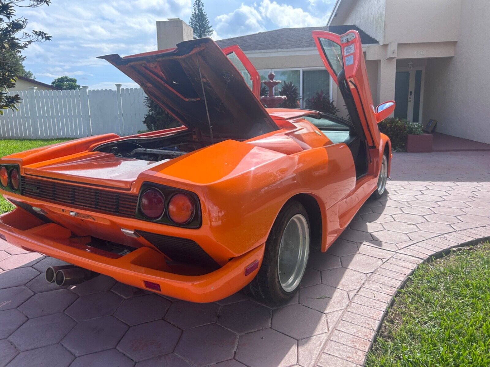 1986 Diablo replica kit car [stretched Fiero] for sale