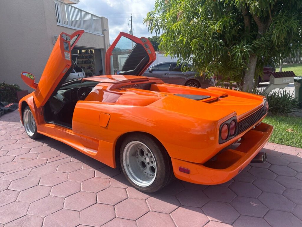 1986 Lamborghini Diablo replica kit car [stretched Fiero]