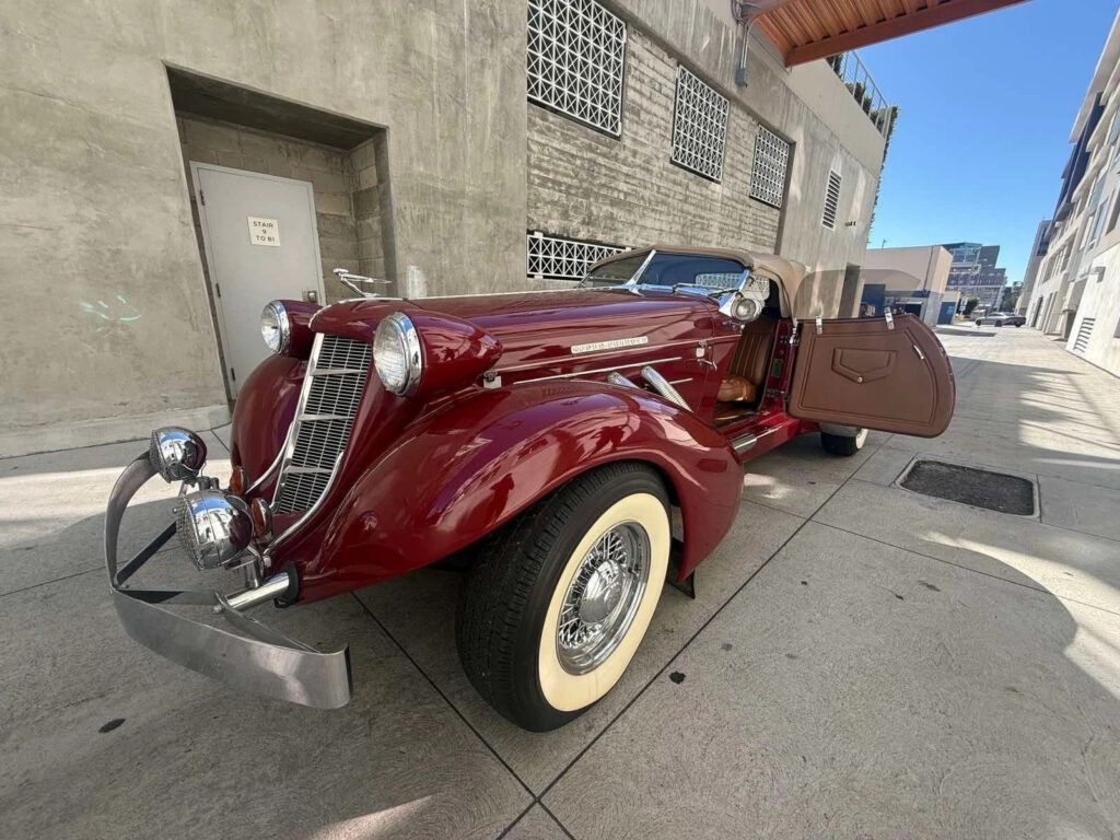 1976 Auburn Boattail Speedster Replica