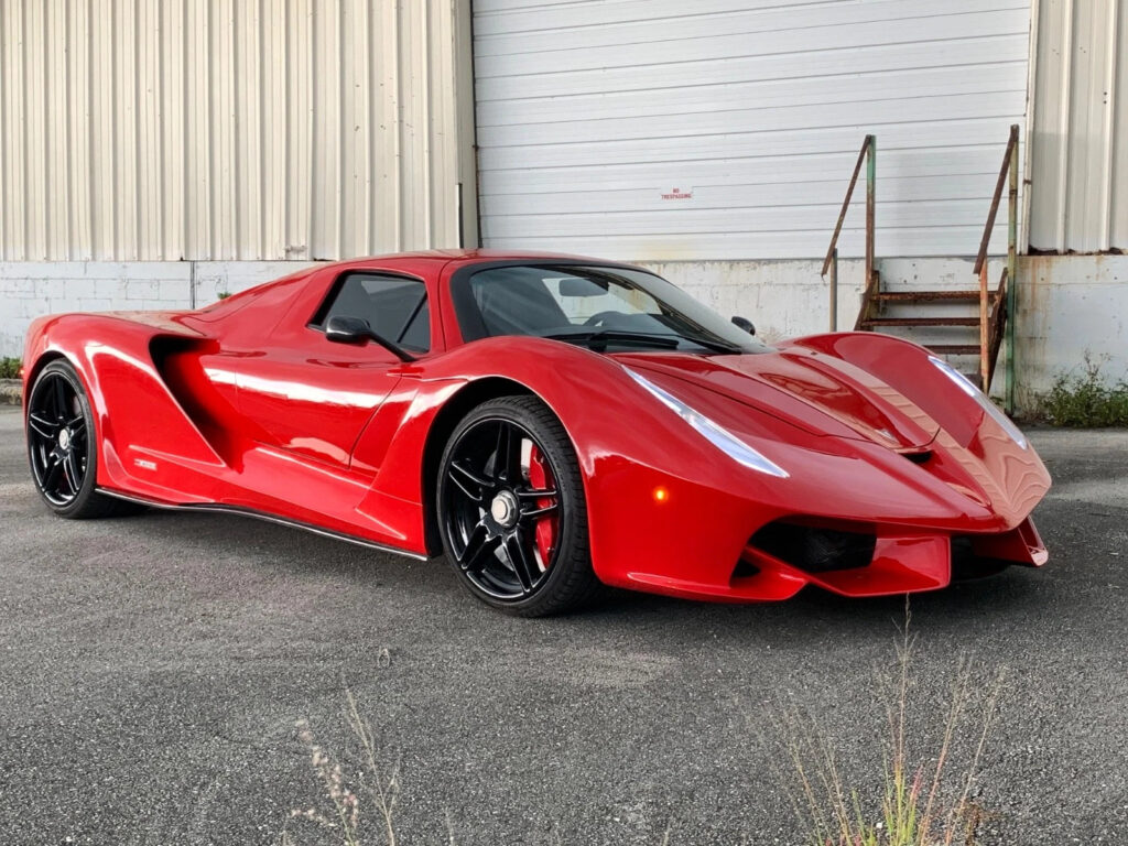 Razor Body Style Exotic Look, Gull-Wing Doors, Mid Engine V8 Chevy